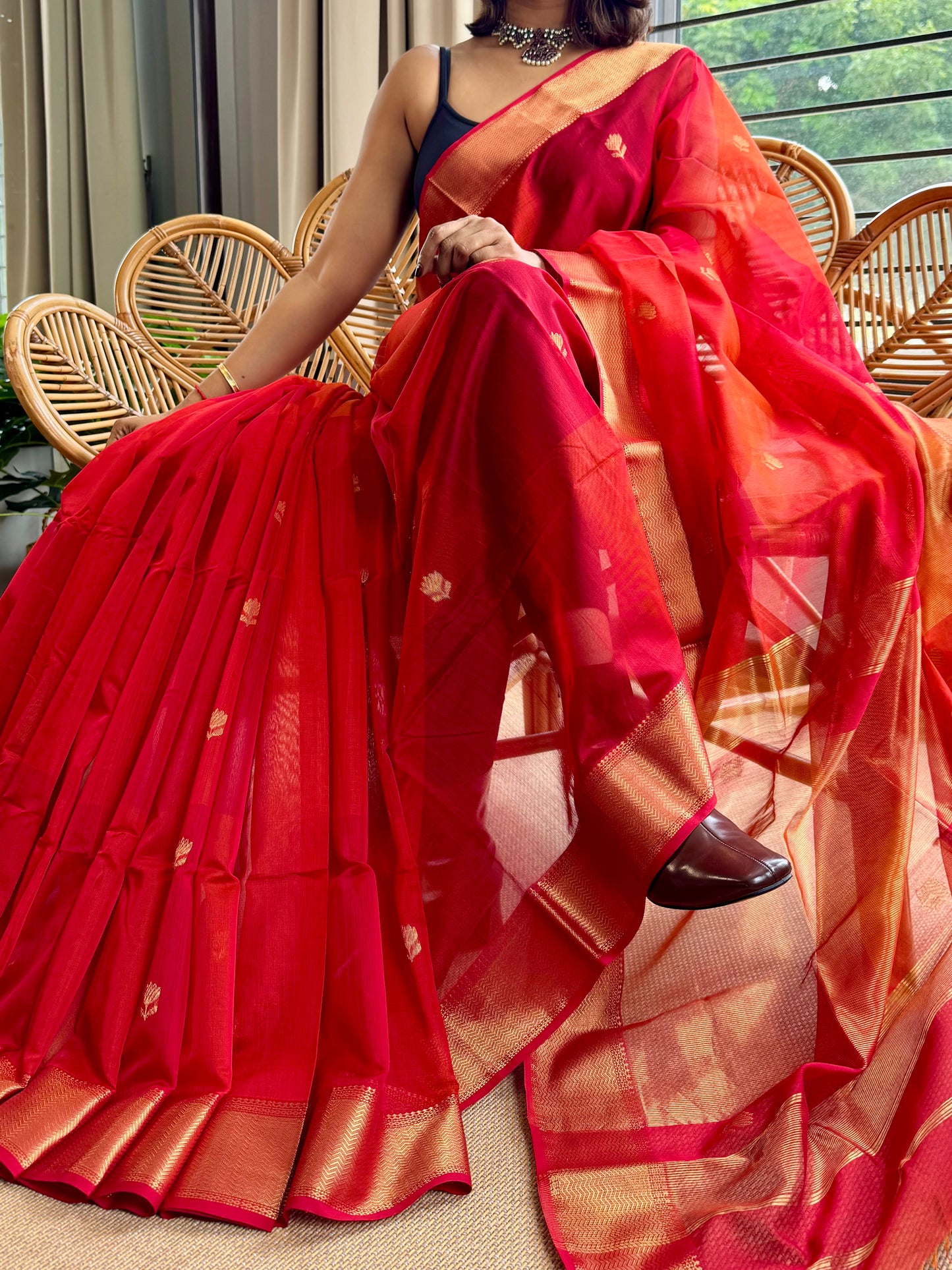 Shaded ❤️Maheswar silk cotton saree with zari border