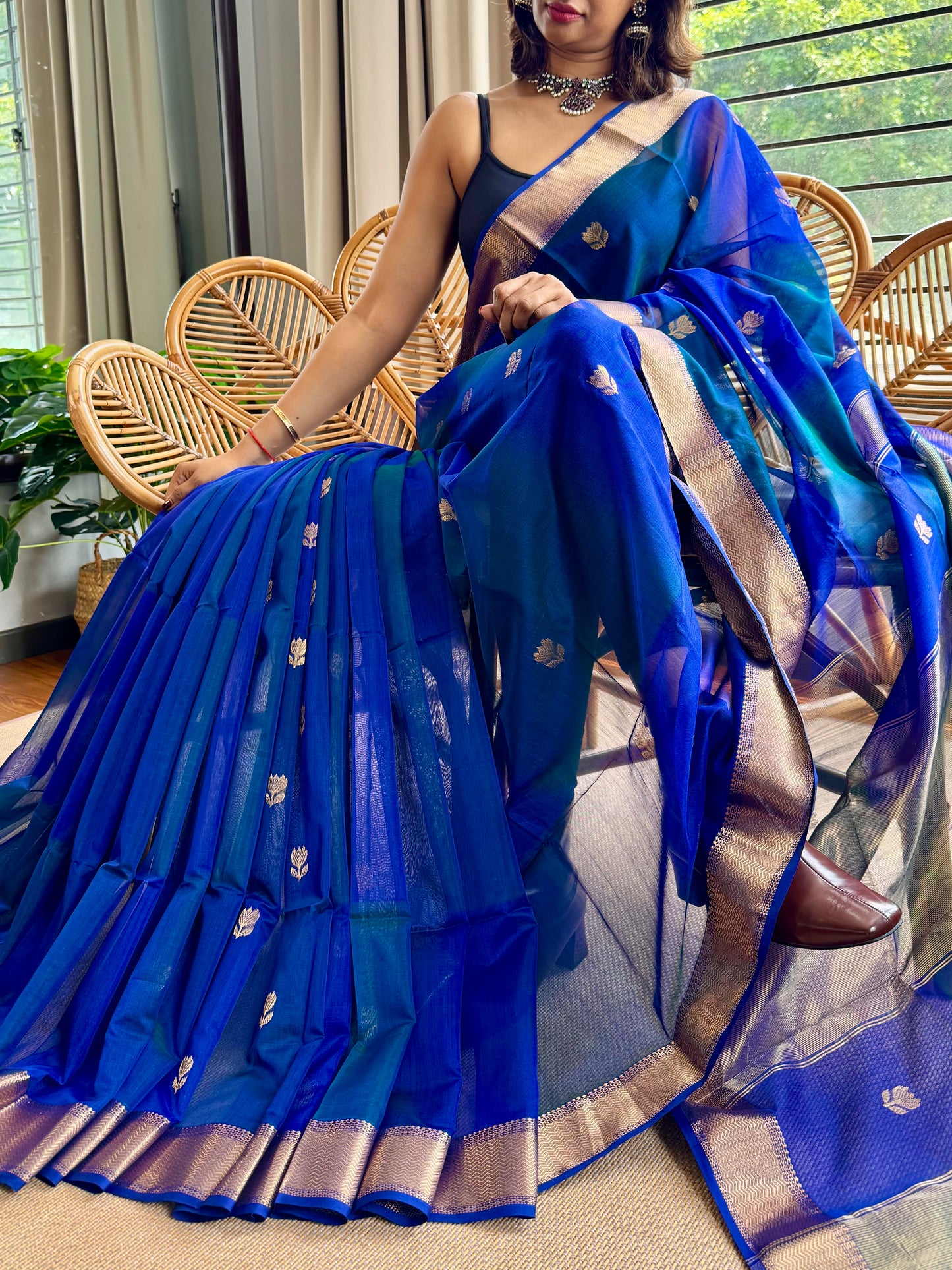 Shaded ❤️Maheswar silk cotton saree with zari border