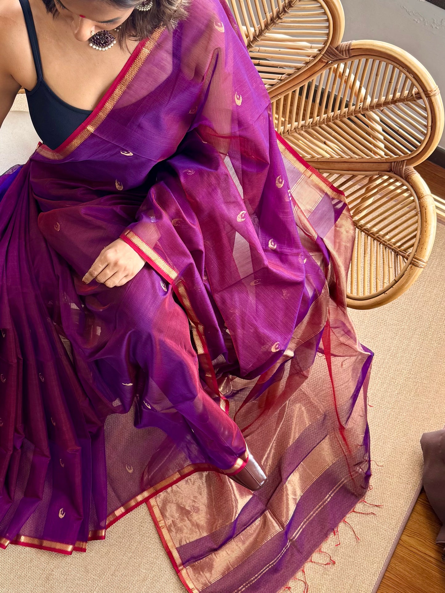 Shaded ❤️Maheswar silk cotton saree with zari border