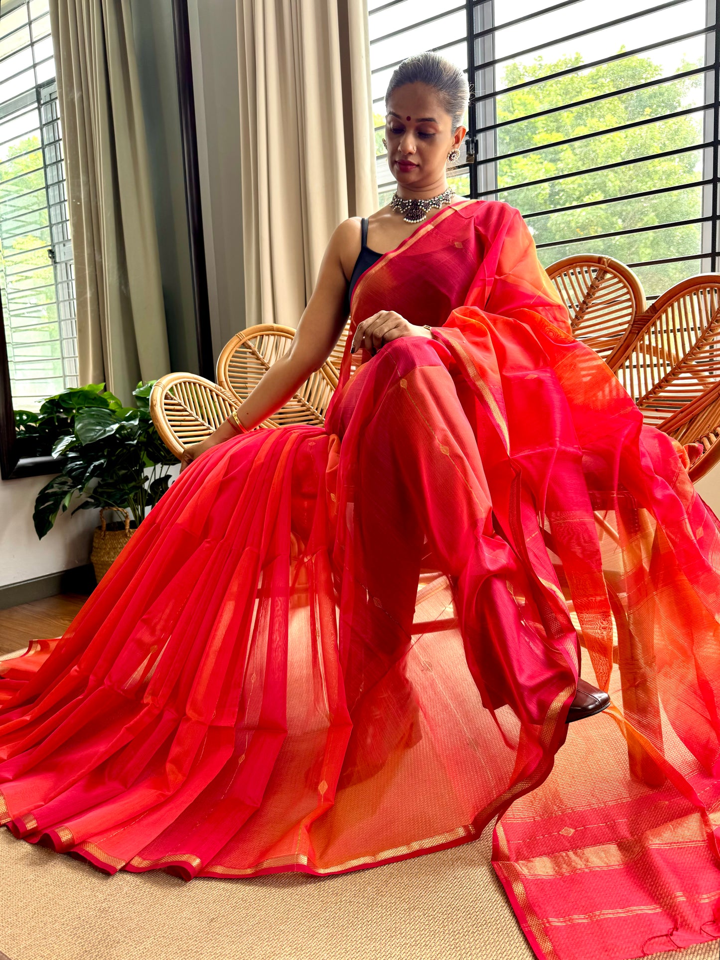 Shaded ❤️Maheswar silk cotton saree with zari border