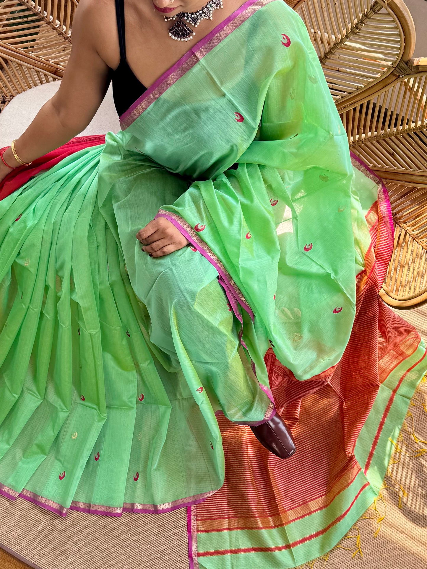 Moon butti Maheswar silk cotton saree